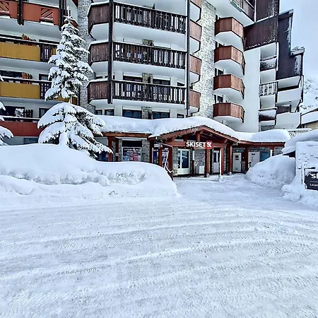 Appartement Confortable à Val-d'isère, Accès Direct Pistes, Pour 2 Personnes - Fr-1-518-158